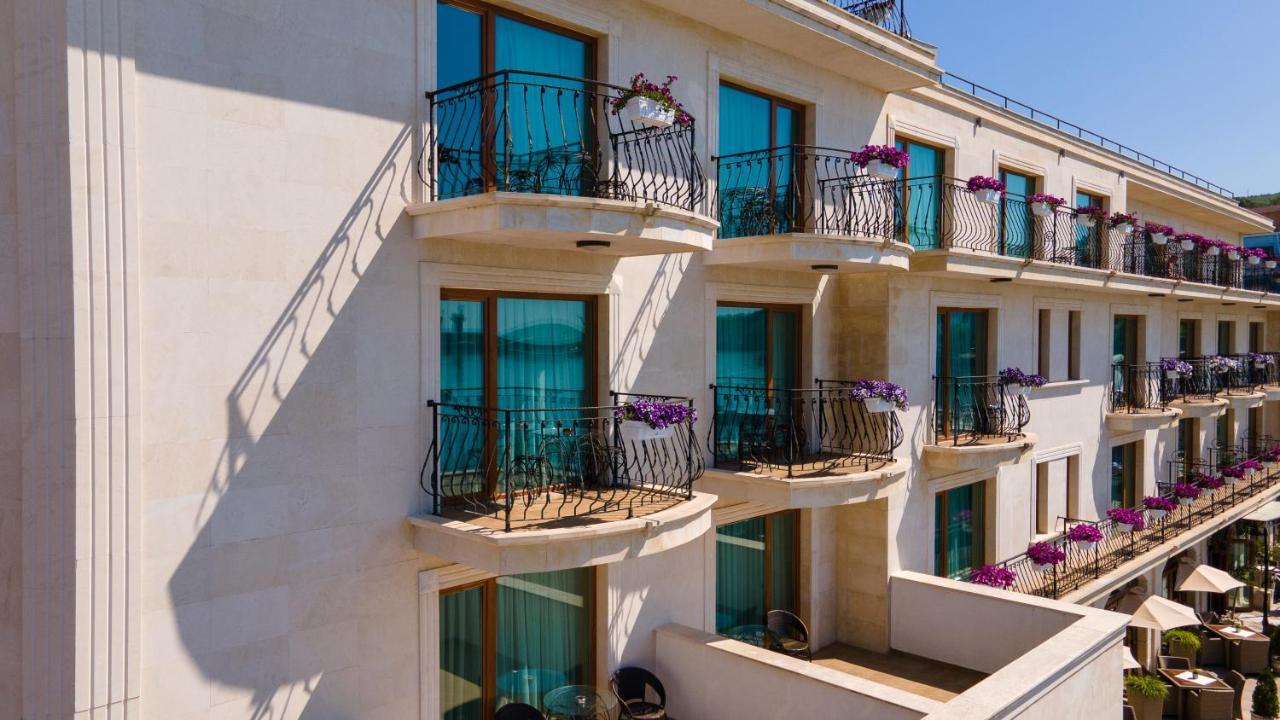 Mistral Hotel 4*